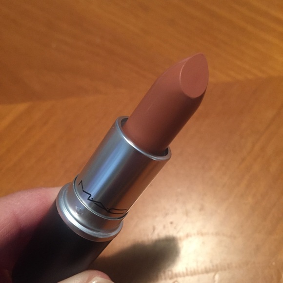 MAC Satin Lipstick Cherish - Picture 6 of 16